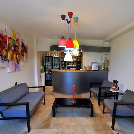 Logis- Restaurant L'epicurial 3* Saint-Pey-de-Castets