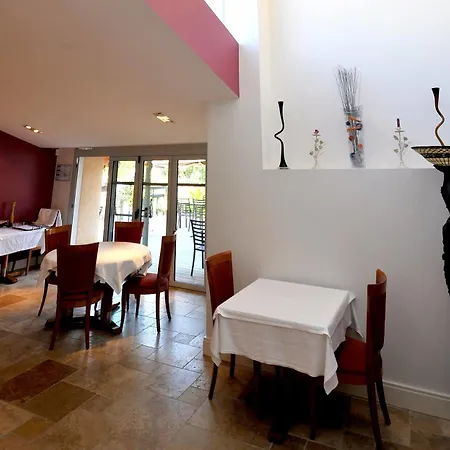 Hotel Logis- Restaurant L'epicurial 3*