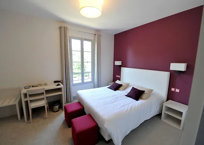 Logis- Restaurant L'epicurial Hotel 3*