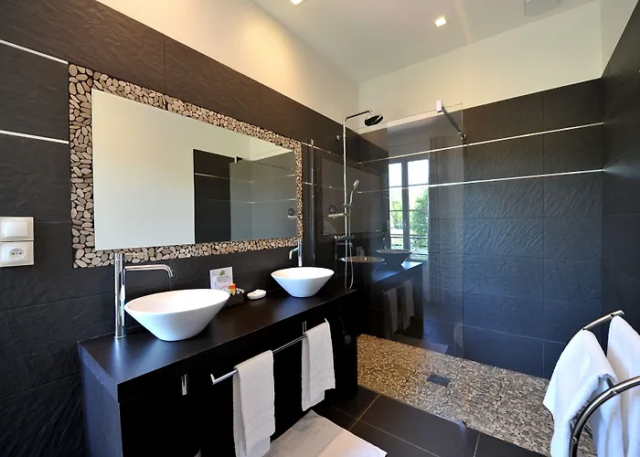 Logis- Restaurant L'epicurial 3*