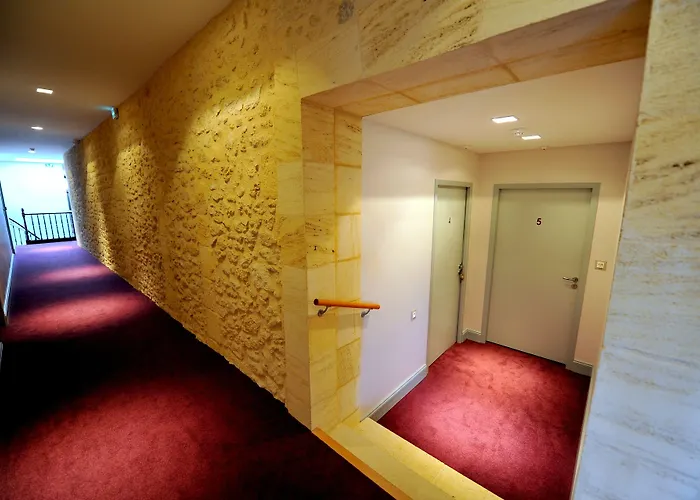 Logis- Restaurant L'epicurial 3*