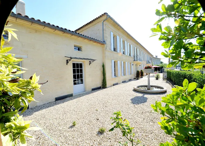 Logis- Restaurant L'epicurial 3*