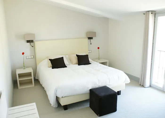 Hotel Logis- Restaurant L'epicurial Saint-Pey-de-Castets