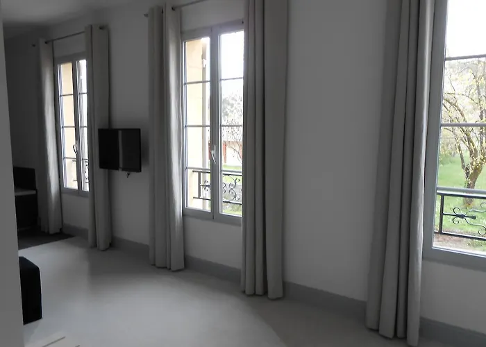 Logis- Restaurant L'epicurial 3*