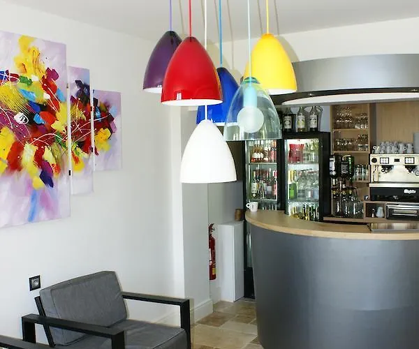 Hotel Logis- Restaurant L'epicurial Saint-Pey-de-Castets