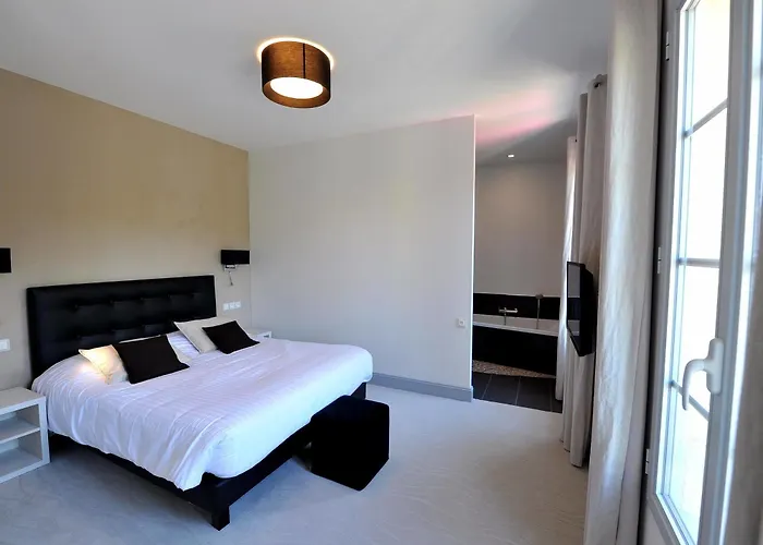 Hotel Logis- Restaurant L'epicurial 3*