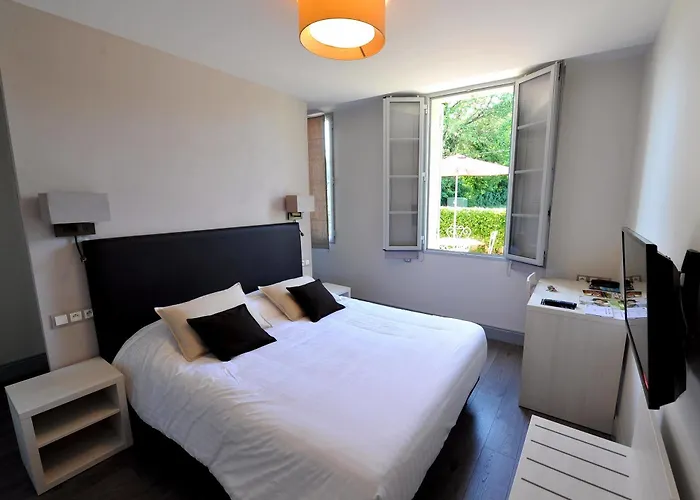 Logis- Restaurant L'epicurial 3* Saint-Pey-de-Castets