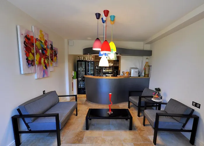 Logis- Restaurant L'epicurial 3* Saint-Pey-de-Castets