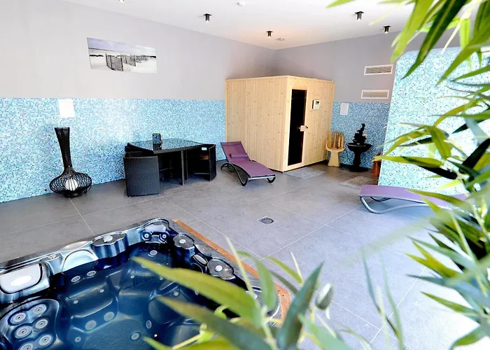 Logis- Restaurant L'epicurial 3* Saint-Pey-de-Castets